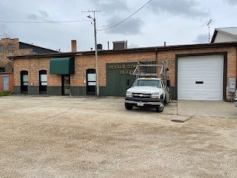 207 N 6th St, Dekalb, IL for sale - Building Photo - Image 2 of 11
