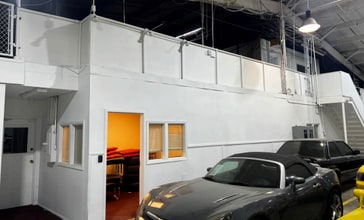 11616 Harry Hines Blvd, Dallas, TX à louer Photo du bâtiment- Image 2 de 3