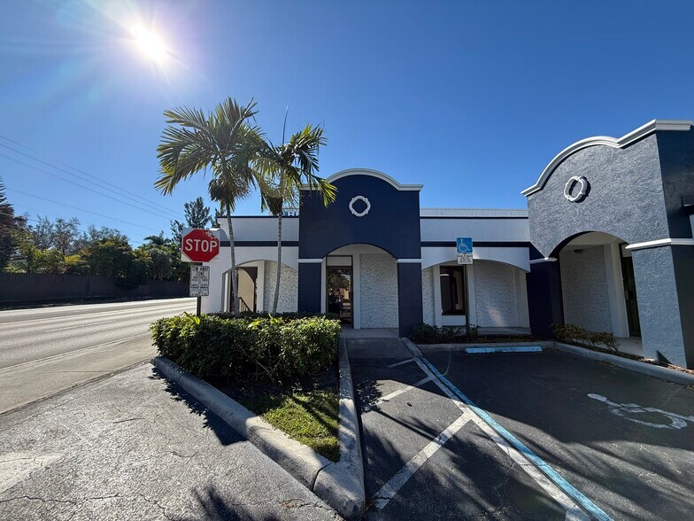 2307-2329 N Andrews Ave, Wilton Manors, FL à louer - Photo du bâtiment - Image 3 de 4