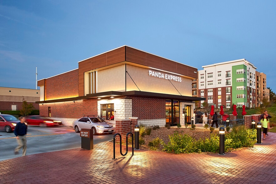 10401-10590 Old Olive Street Rd, Creve Coeur, MO for lease - Building Photo - Image 3 of 8