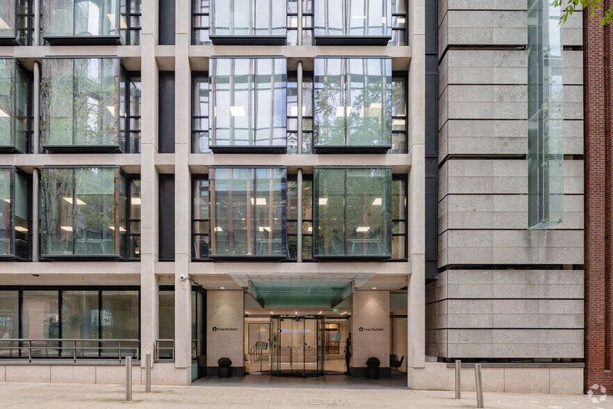 10 Crown Pl, Londres à louer - Photo du bâtiment - Image 3 de 4