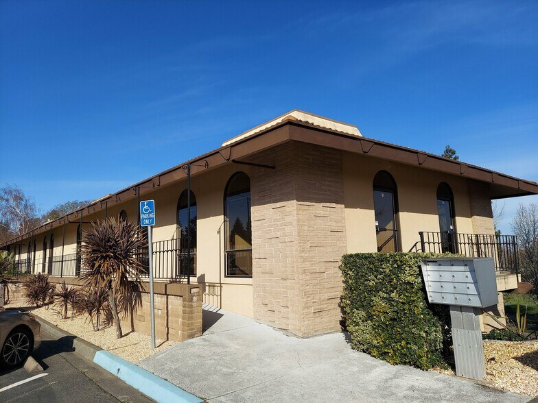 7064 Corline Ct, Sebastopol, CA à louer - Photo du bâtiment - Image 3 de 13