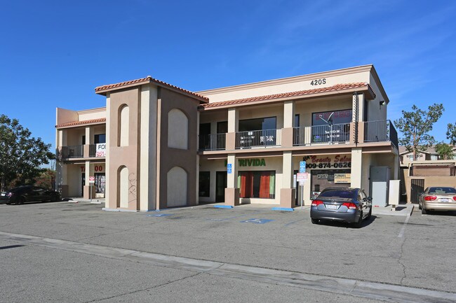 More details for 420 S Riverside Ave, Rialto, CA - Retail for Sale