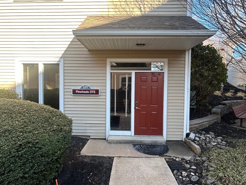 137 Commons Ct, Chadds Ford, PA à vendre - Photo du bâtiment - Image 1 de 3