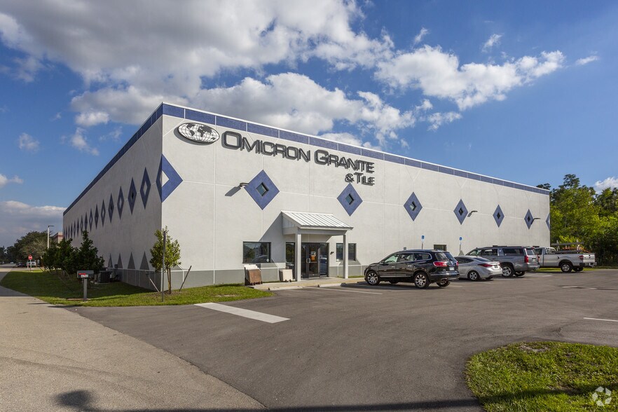 6150 Metro Plex Dr, Fort Myers, FL à louer - Photo du bâtiment - Image 3 de 8