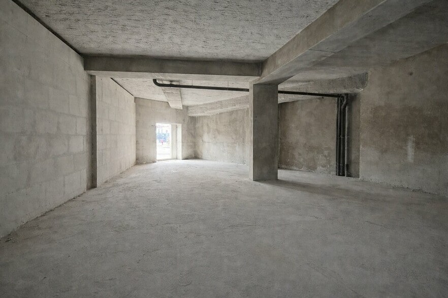 Retail in Montigny-lès-Cormeilles for sale - Interior Photo - Image 2 of 4