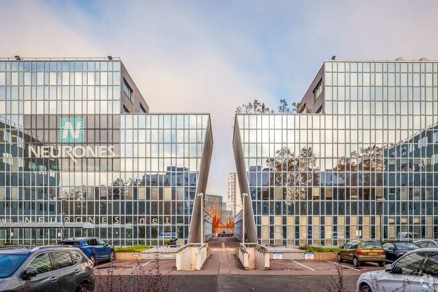 215 Avenue Georges Clemenceau, Nanterre à louer - Photo du bâtiment - Image 2 de 19