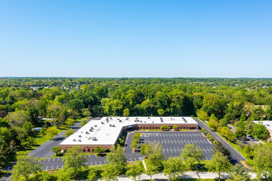 500 Enterprise Dr, Horsham Township, PA à louer - Aérien - Image 2 de 4