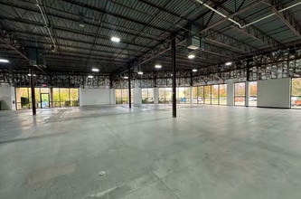 1330 Kemper Meadow Dr, Cincinnati, OH à vendre Photo intérieure- Image 2 de 5