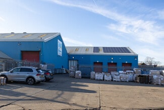 Plus de détails pour 50 Freshwater Rd, Dagenham - Industriel à vendre