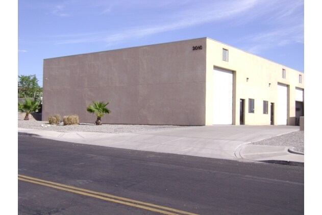 2010 Holly Ave, Lake Havasu City, AZ à louer - Photo du bâtiment - Image 2 de 29