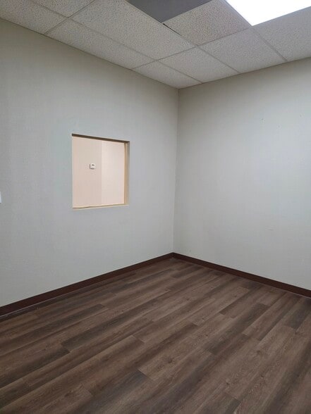 2419 E Griffin Pky, Mission, TX for lease - Building Photo - Image 3 of 8