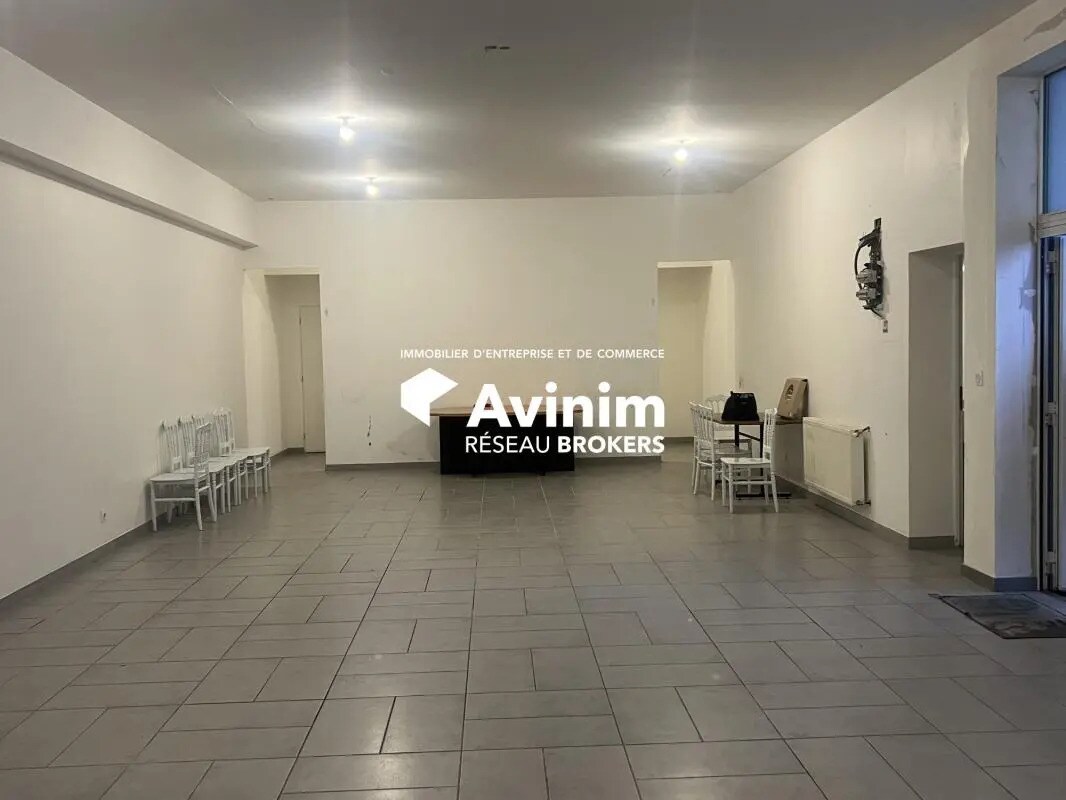 Flex in Décines-Charpieu for lease Interior Photo- Image 1 of 8