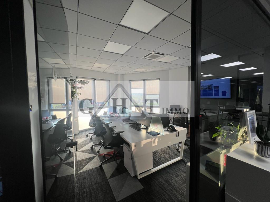 Industrial in Massy for sale Interior Photo- Image 1 of 13