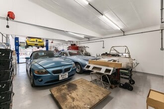 Poolhead Ln, Earlswood for lease Interior Photo- Image 2 of 3