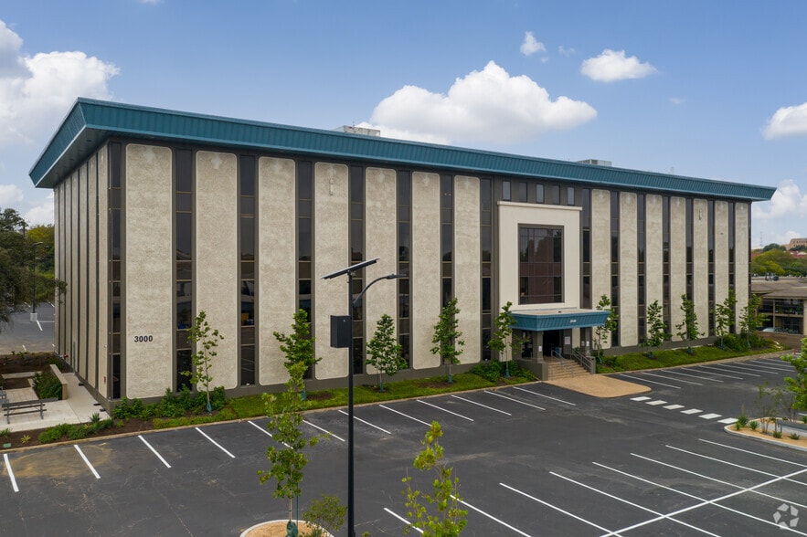 3000 S IH-35, Austin, TX à louer - Photo du bâtiment - Image 1 de 5