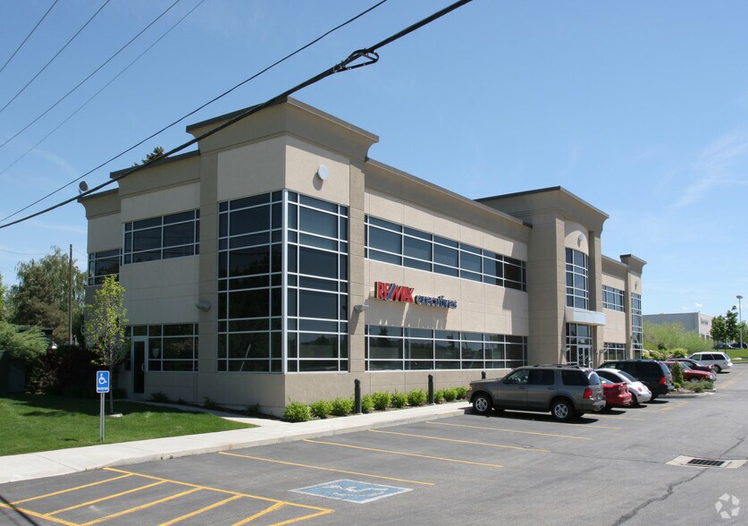 5202 S Freeway Park Dr, Riverdale, UT à louer - Photo du bâtiment - Image 3 de 3