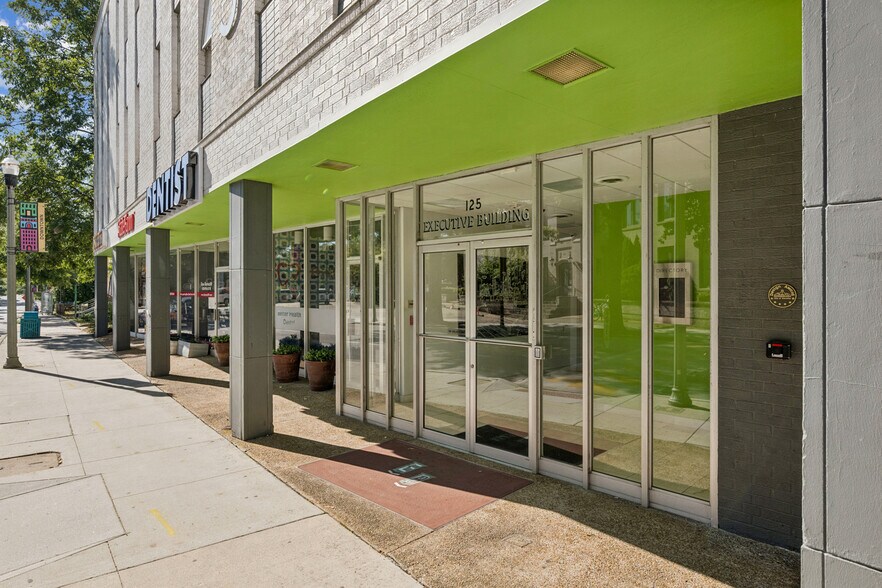 125 E Trinity Pl, Decatur, GA à vendre - Photo du bâtiment - Image 3 de 14