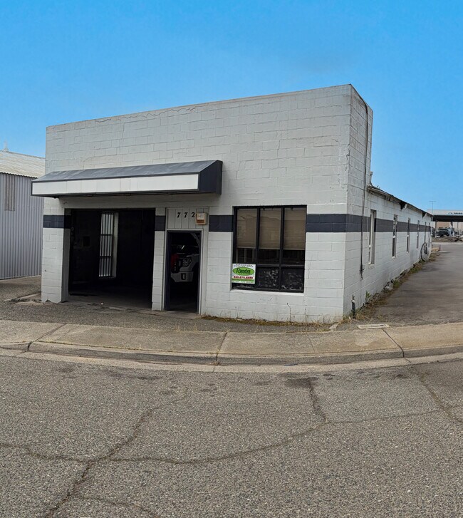 Plus de détails pour 770-772 Sutter St, Yuba City, CA - Industriel à vendre