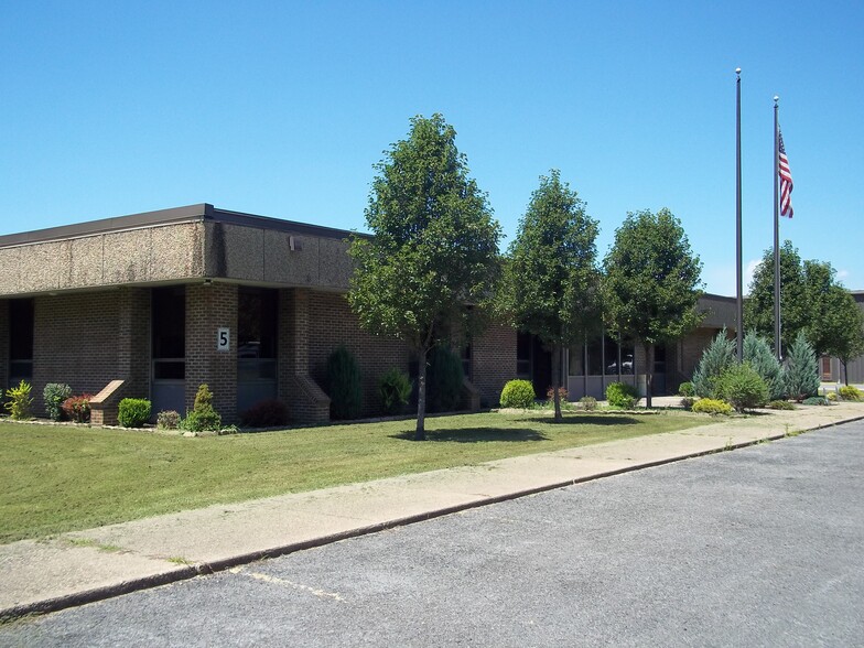 173 Bombardier Way, Bridgeport, WV for lease - Building Photo - Image 2 of 2