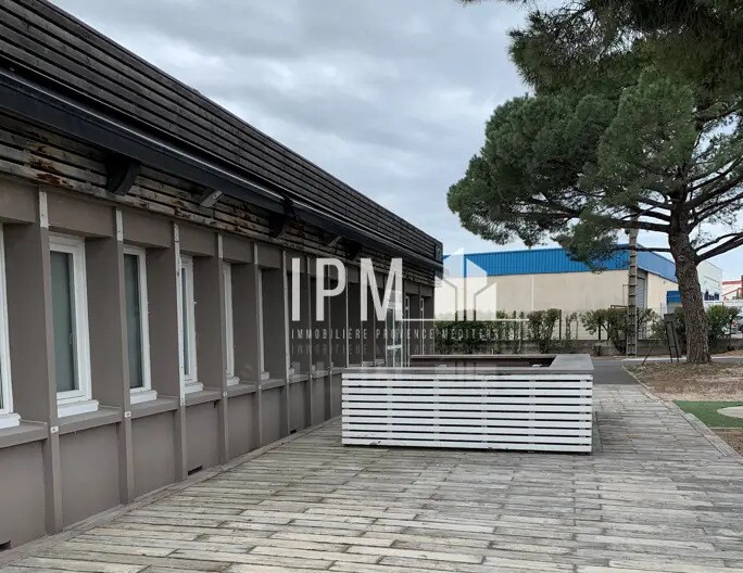 Retail in Vitrolles for lease - Primary Photo - Image 1 of 1