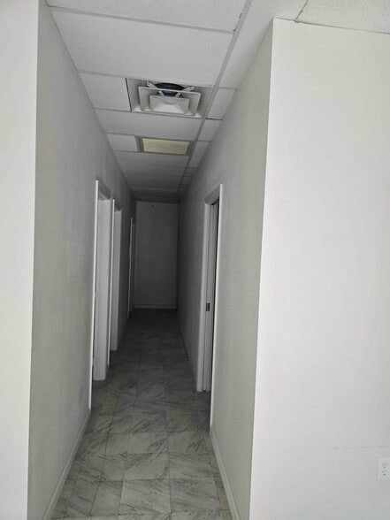 8650 N Houston Rosslyn Rd, Houston, TX for lease - Interior Photo - Image 3 of 11