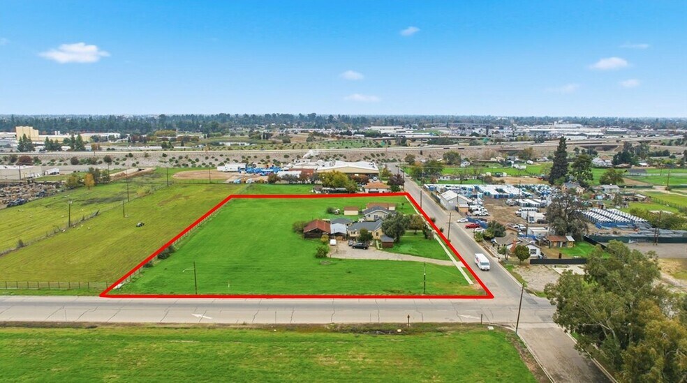 604-630 S Fruit Ave, Fresno, CA à vendre - Photo du bâtiment - Image 2 de 59