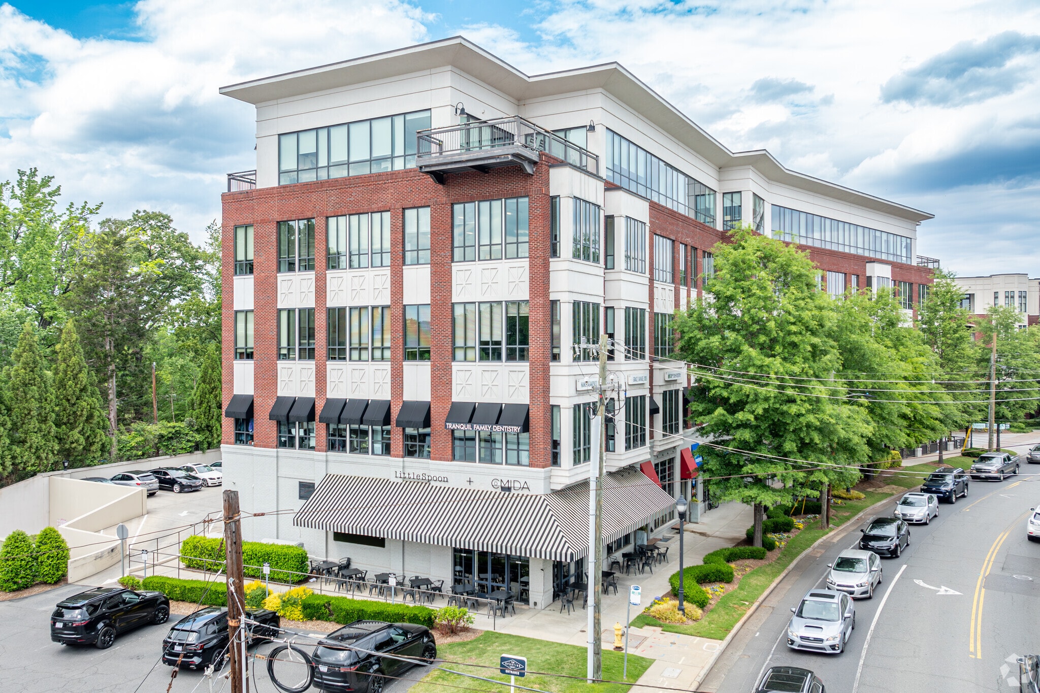 2820 Selwyn Ave, Charlotte, NC for lease Primary Photo- Image 1 of 11