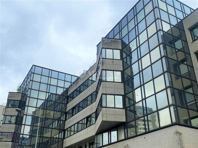 Office in Bagnolet for lease - Building Photo - Image 1 of 7