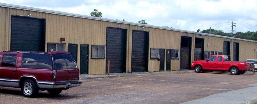 7752 Hammerly Blvd, Houston, TX à louer - Photo du bâtiment - Image 3 de 7