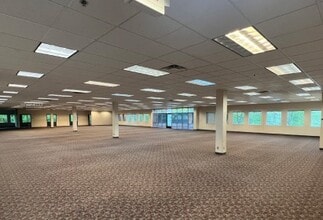 4265 N Lexington Ave, Arden Hills, MN for lease Interior Photo- Image 2 of 5