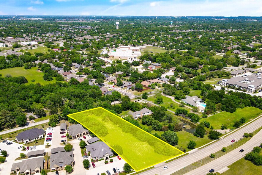 8253 Mid Cities, North Richland Hills, TX à vendre - Photo du bâtiment - Image 2 de 6