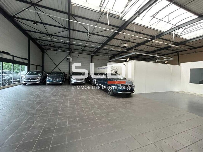 Flex in Neuville-sur-Saône for lease - Building Photo - Image 3 of 22