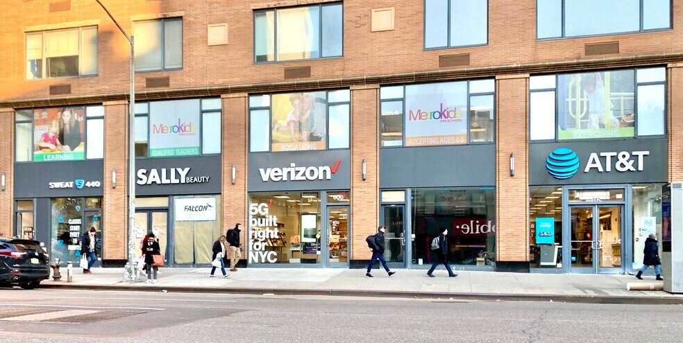 600 Avenue of the Americas, New York, NY à louer - Photo du bâtiment - Image 3 de 4