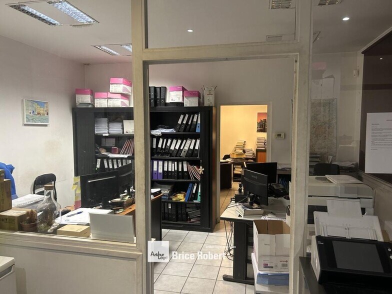 5 Rue Des Entrepôts, Lyon for sale - Building Photo - Image 2 of 5