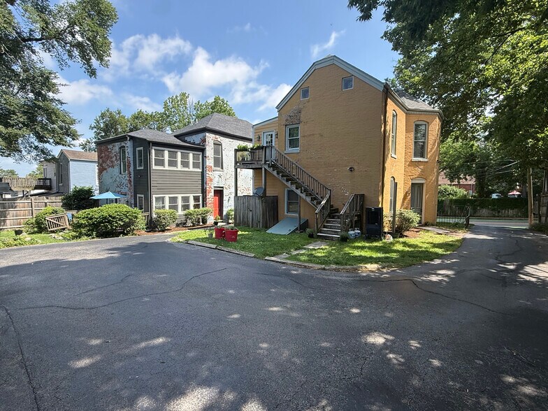 152 E Fourth St, Lexington, KY à vendre - Photo du bâtiment - Image 3 de 23