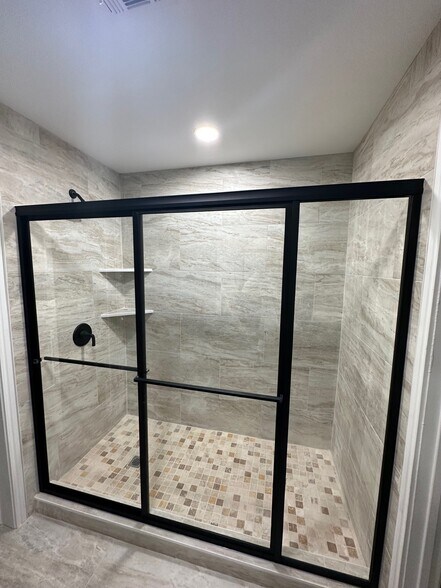 3989 Graham Road, College Station, TX à vendre - Photo intérieure - Image 3 de 11