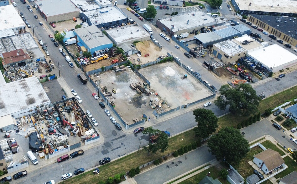 47-49 Whitson St, Hempstead, NY for lease - Building Photo - Image 2 of 7
