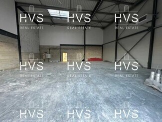 Plus de détails pour Local d'activités à louer