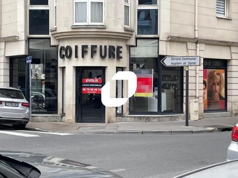 Commerce de détail dans Reims à louer - Photo du bâtiment - Image 3 de 4