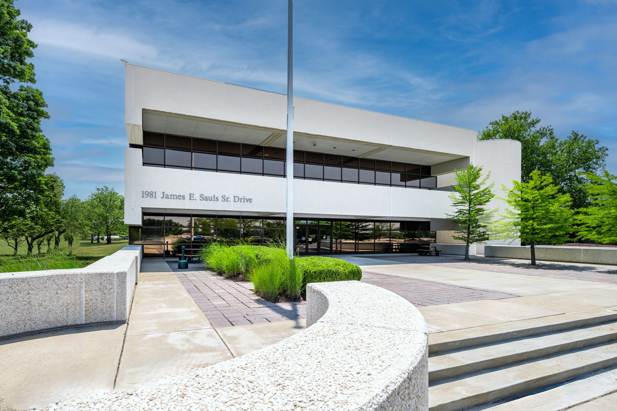 1981 James E Sauls SR Dr, Batavia, OH for lease Building Photo- Image 1 of 4