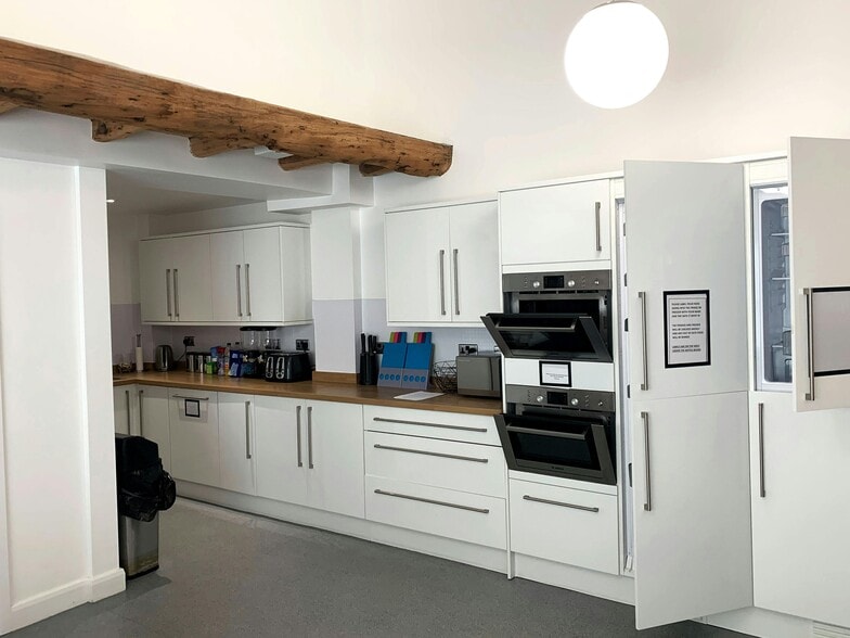 Limes Ln, Warrington for lease - Building Photo - Image 3 of 8