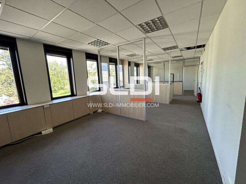 Route Du Paisy, Dardilly for lease - Interior Photo - Image 3 of 13