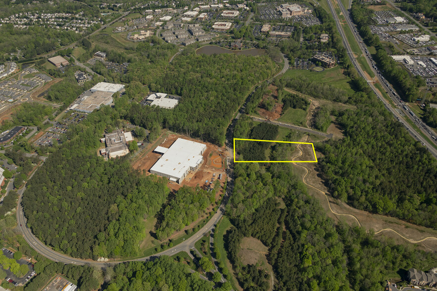 0 Reese Blvd E, Huntersville, NC for sale - Primary Photo - Image 1 of 1