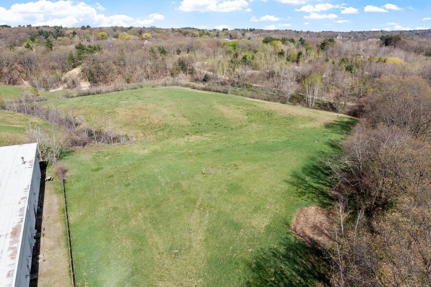 139 Intervale Rd, Fitchburg, MA à vendre - Photo du bâtiment - Image 3 de 5