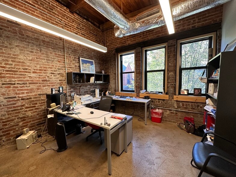 317-325 S Main St, Pittsburgh, PA à louer - Photo intérieure - Image 3 de 14