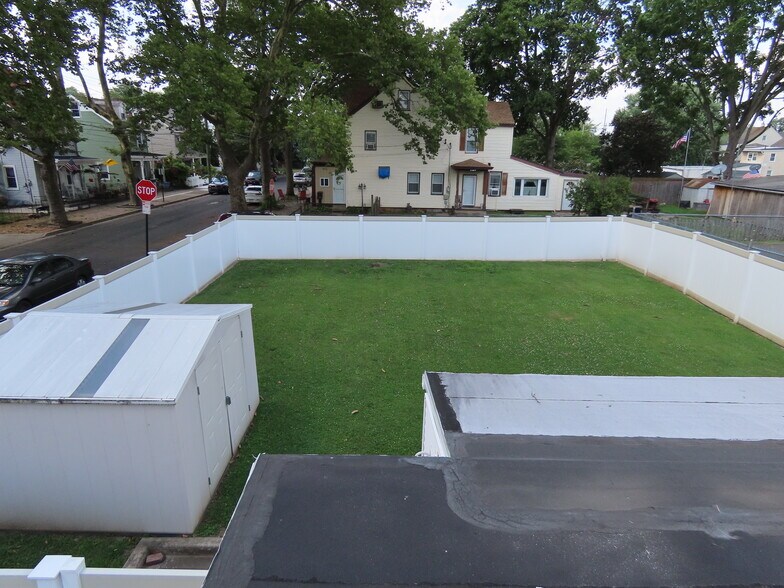 329 Otter St, Bristol, PA à louer - Photo du bâtiment - Image 2 de 47