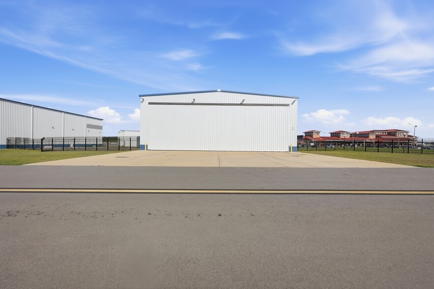 453 Airport Rd, Greenville, NC à louer - Photo du bâtiment - Image 3 de 15