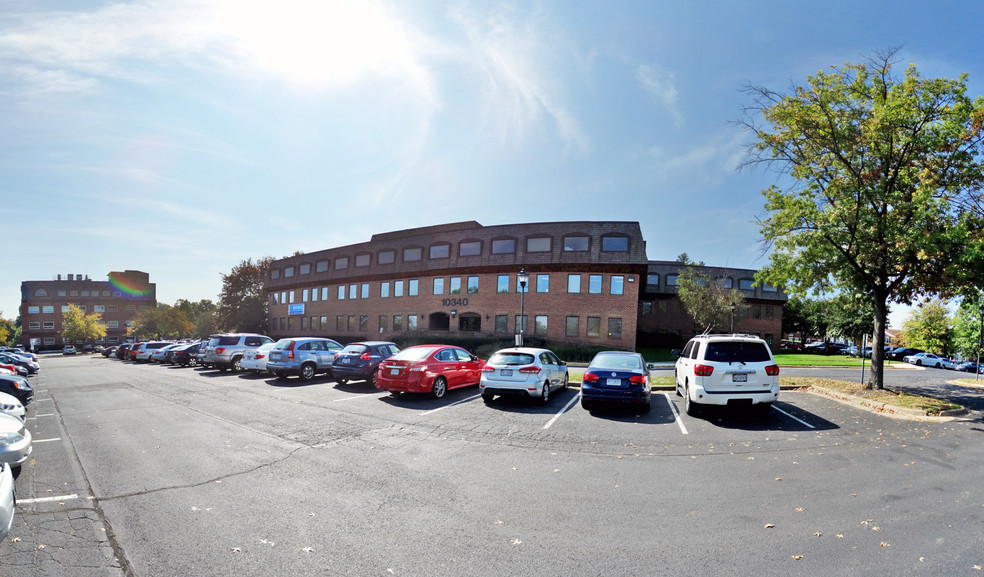 10340 Democracy Ln, Fairfax, VA à louer - Photo du bâtiment - Image 3 de 10