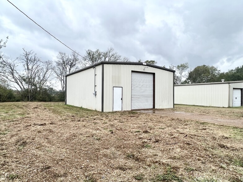 415 Texas ave, Crockett, TX à vendre - Photo principale - Image 1 de 8